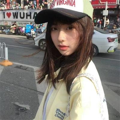 潇洒佳人淡淡妆